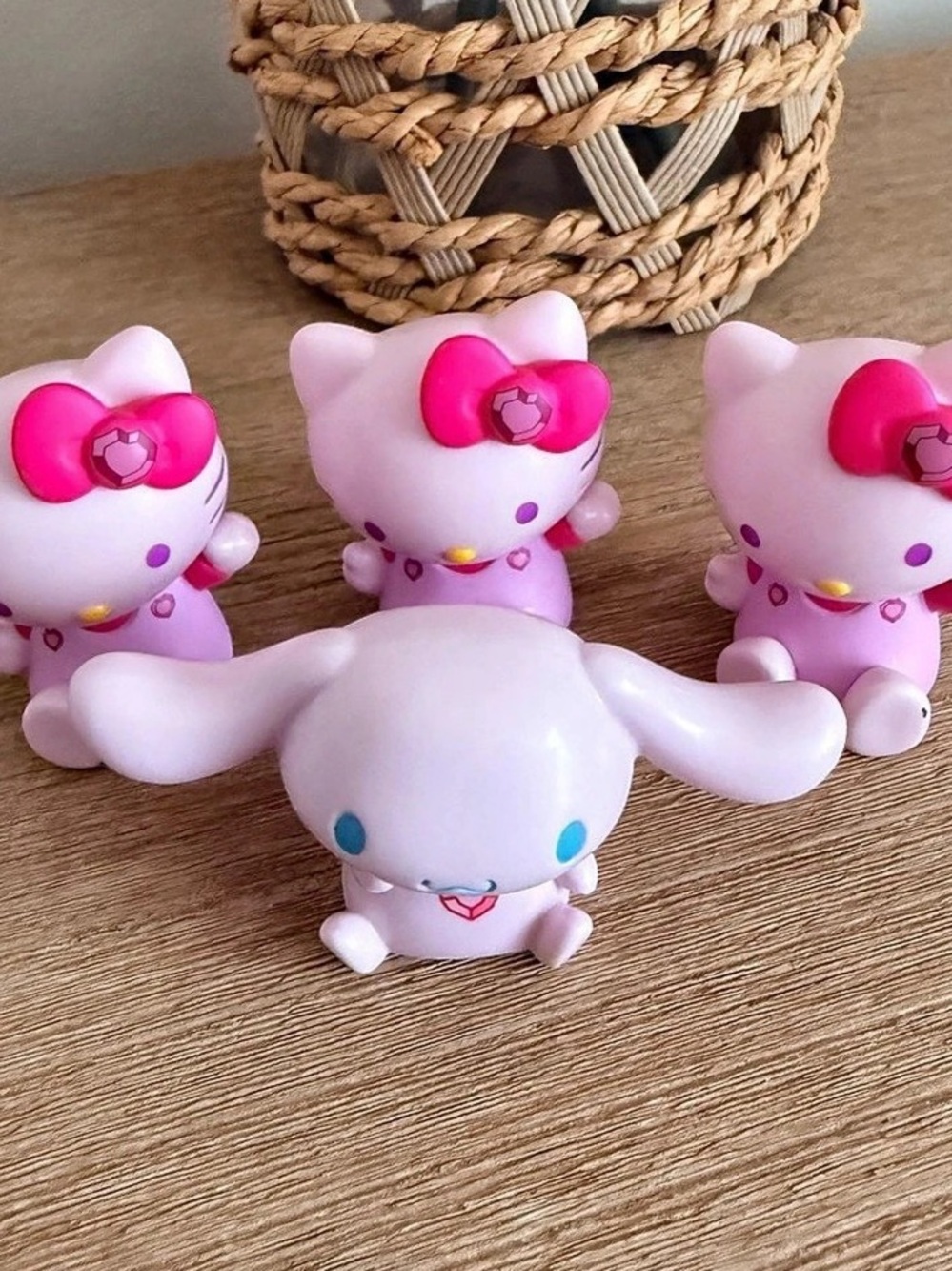 Hello Kitty Sanrio Pink & White Character Toy Figure Set